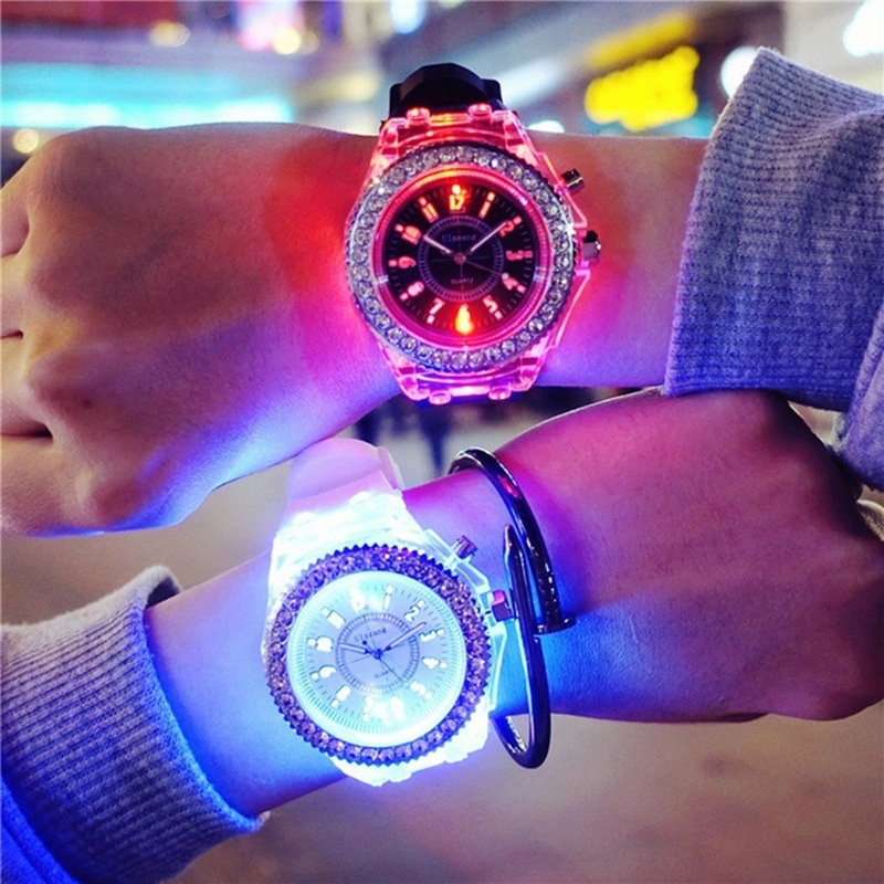 ساعة نسائية مضيئة شخصية المياه - مراجعة Jewelry Diamond Watches وسعره