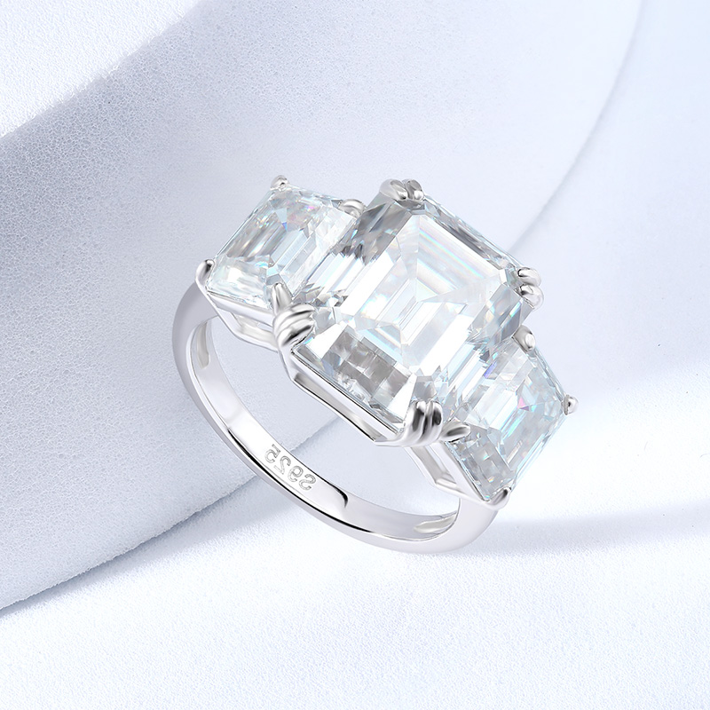 خاتم خطوبة سميوي بثلاثة أحجار  - مراجعة Statement Cocktail Ring وسعره