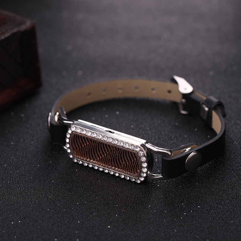 سوار جديد بتصميم مستطيل مجوف،  - مراجعة Jewelry Essentials Watches وسعره