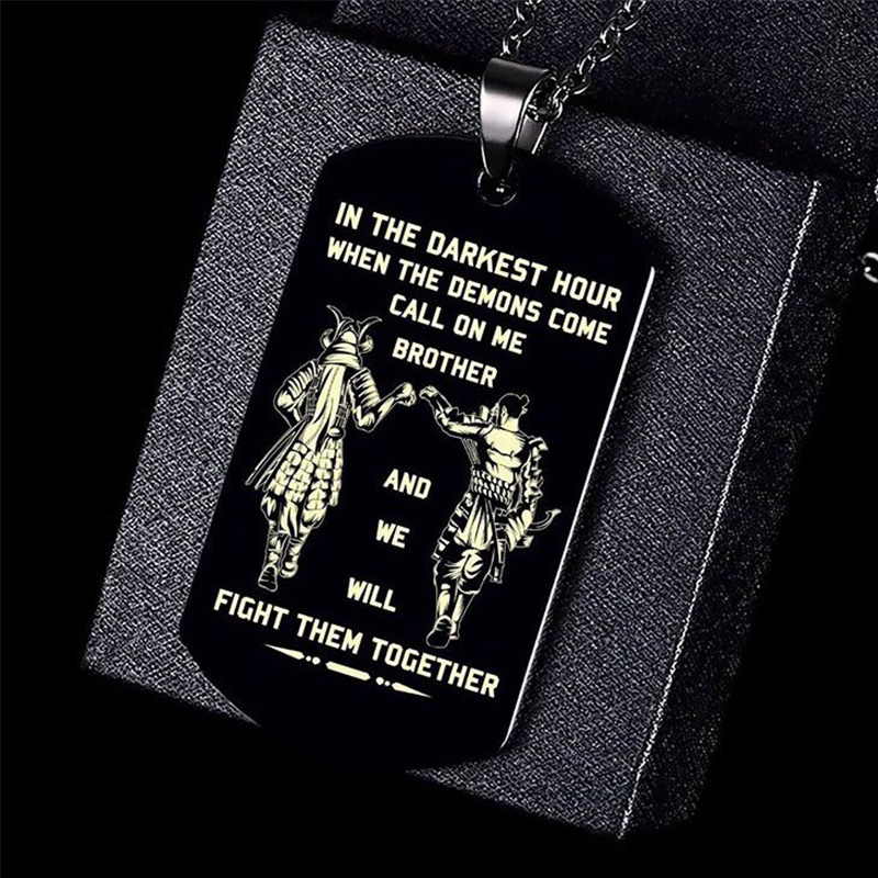 Vnox-قلادة من الفولاذ المقاوم  - مراجعة Mens Dog Tag Necklace وسعره
