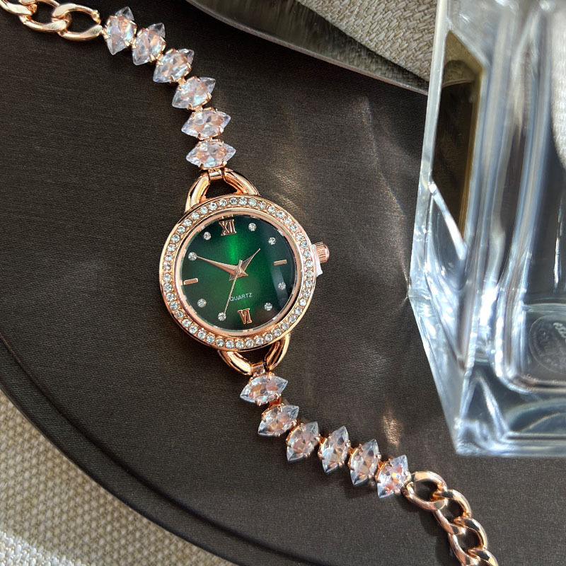 UTHAI CQ383 سوار ساعة نسائي عص - مراجعة Jewelry Diamond Watches وسعره