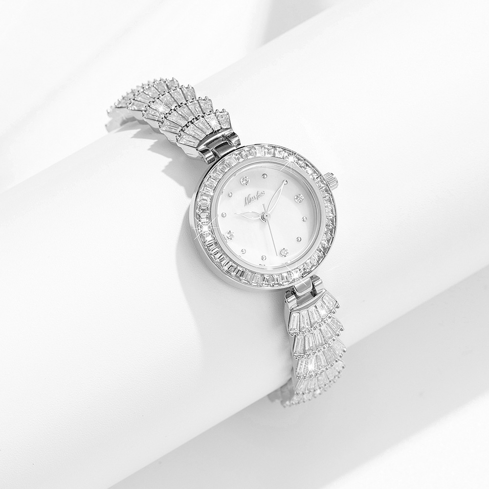 ساعة كوارتز فاخرة فرنسية خفيفة - مراجعة Jewelry Diamond Watches وسعره