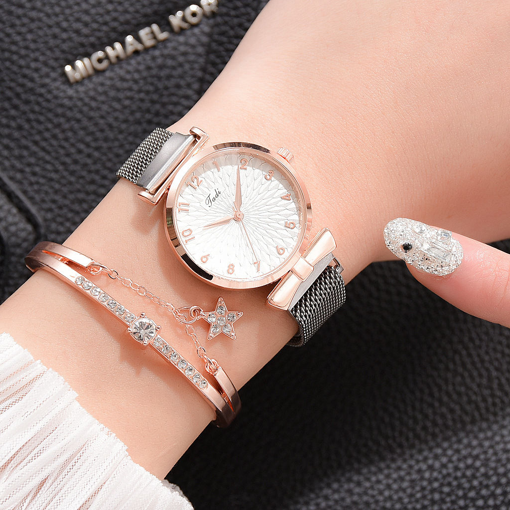 مجموعة سوار نسائية ساعات كوارت - مراجعة Jewelry Watches Gold وسعره